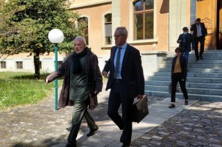 Eloi rossier (à dte) et son avocat à la sortie du tribunal